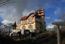 probíhající rekonstrukce varnsdorfského hrádku však nevypadá příliš zdařile (foto: Jan Civín)
