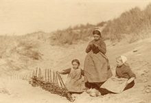 Děti sběračů mušlí, Holandsko, kolem roku 1900