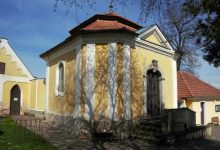 kostnice na hřbitově v Budyni nad Ohří