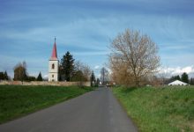 kostel Panny Marie Sněžné na hřbitově v Budyni nad Ohří